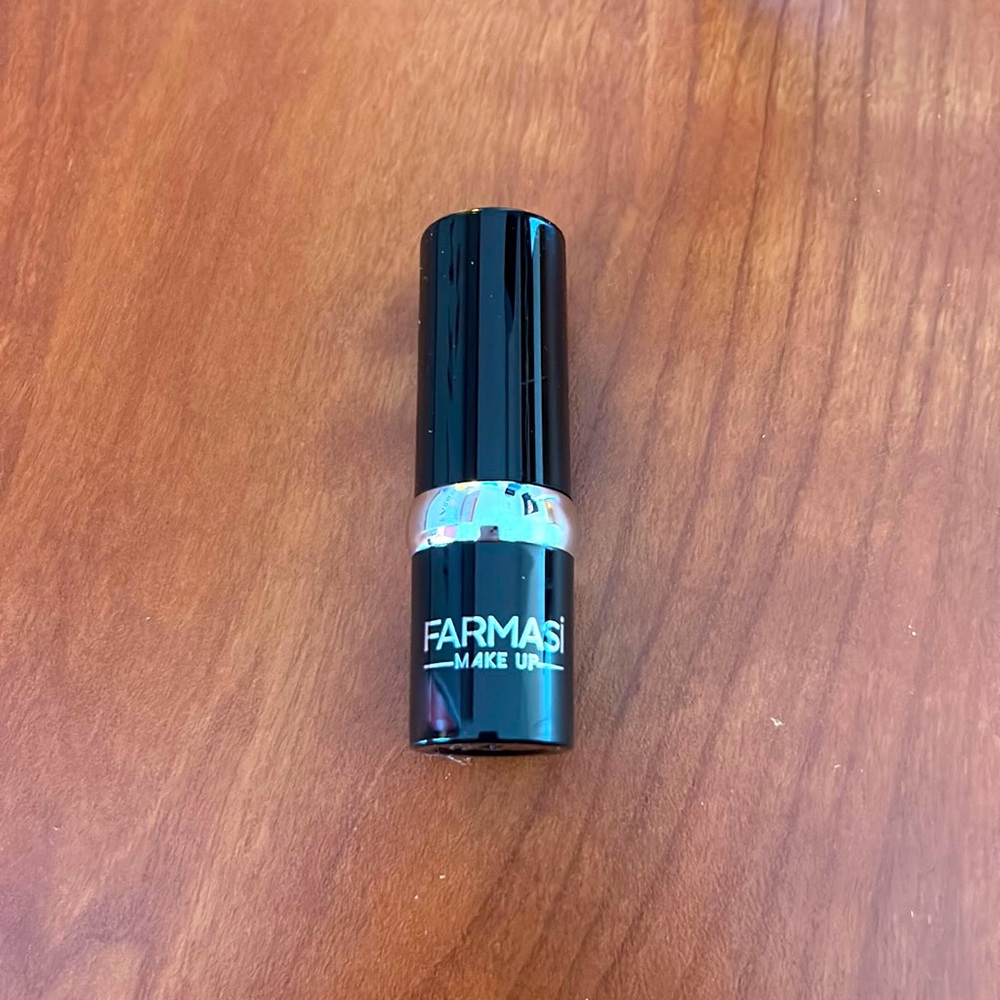 Farmasi true color lipstick